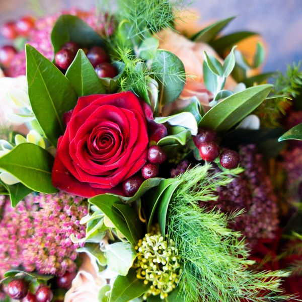 How long is the average wedding video? -The flowers arriving during the bridal preparations.
